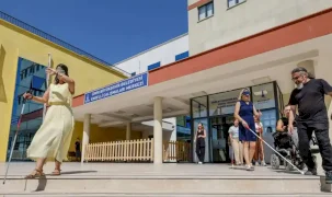 İzmir'de görme engellilere rehberlik edecek personele özel eğitim