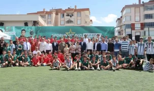 Konya Karatay’da futbol ve dart turnuvalarında şampiyonlar belli oldu
