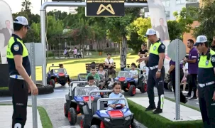 Mersin’de çocuklar trafik kurallarını öğreniyor