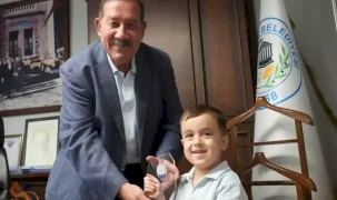 Milaslı minik Göktuğ'dan Başkan Topuz'a teşekkür ziyareti