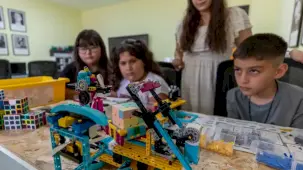 Minik mucitler robot tasarladı