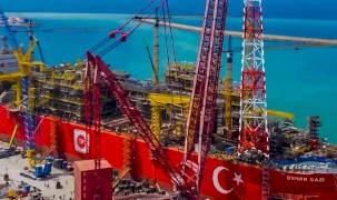 Osman Gazi için kritik aşama! 260 tonluk Alev Kulesi yerine yerleştirildi