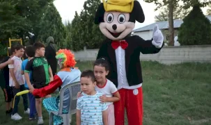 Sakarya'da 'Mutluluk Tırı' mahalle mahalle geziyor