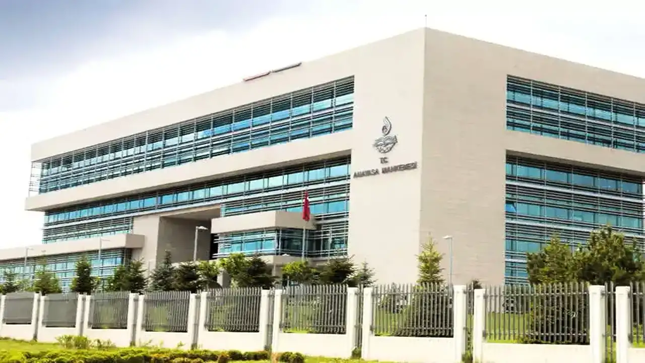 Anayasa Mahkemesi'nden Yeni Parti'ye süre verildi