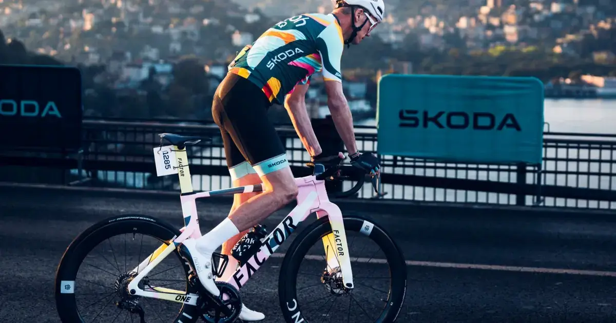 Bisiklet efsanesi Chris Froome İstanbul’da iki kıta arasında pedalladı