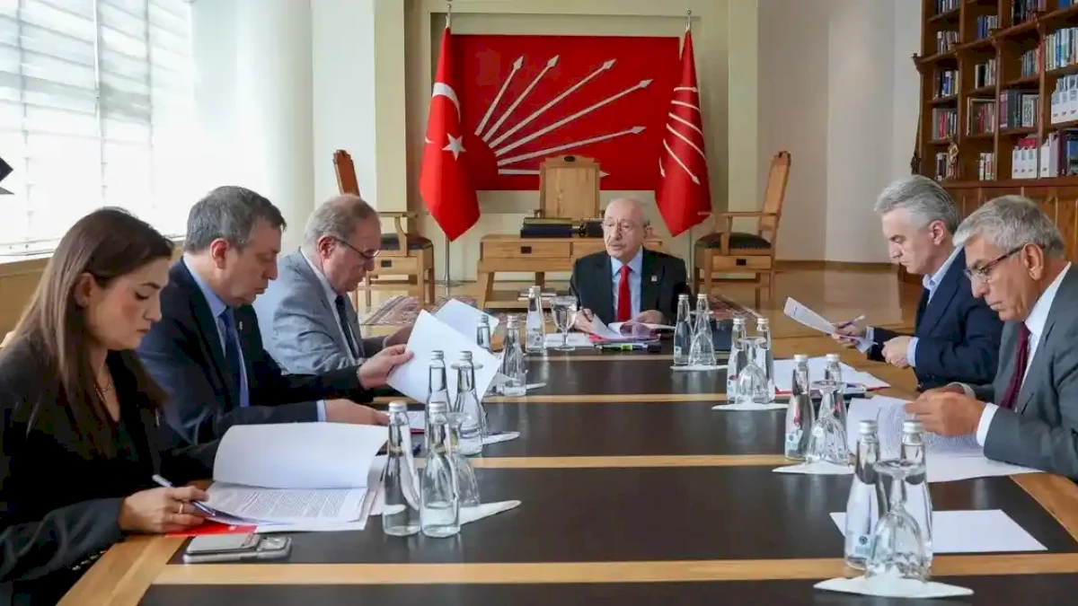 CHP Ekonomi Masası borsa gündemiyle acil toplandı