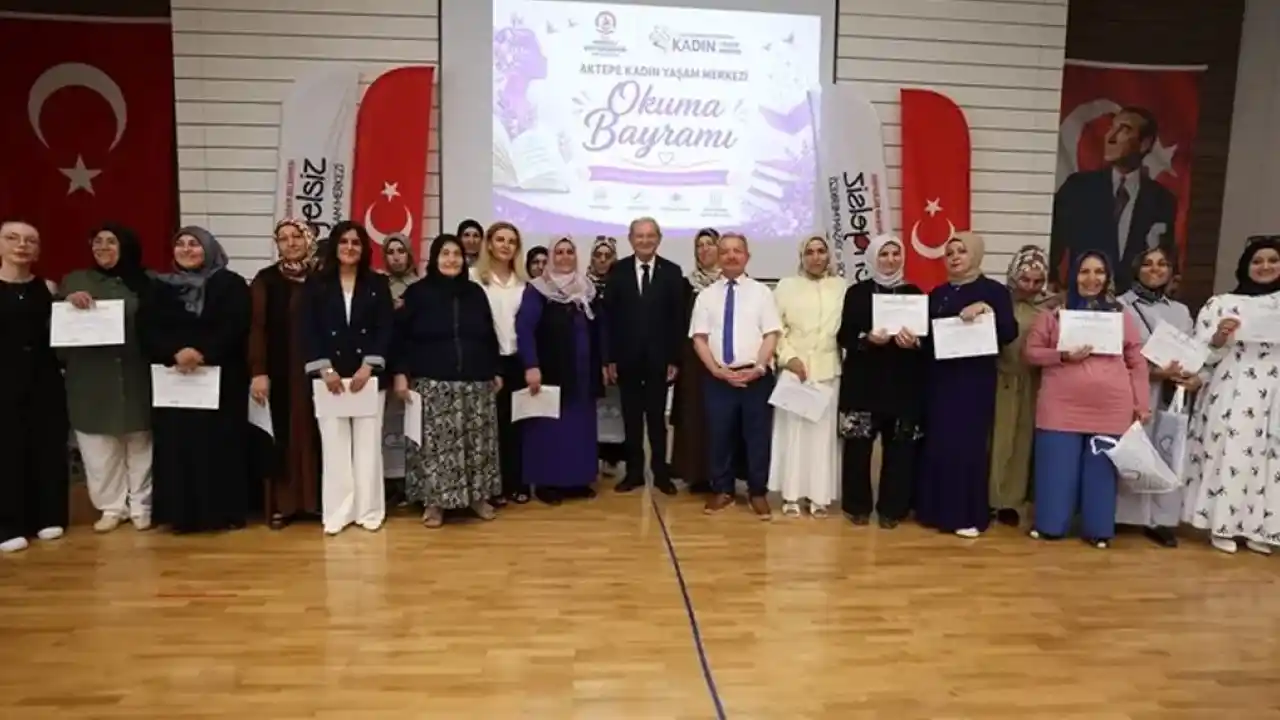 Denizli'de hayatları değişen kadınlar sertifikalarını aldı