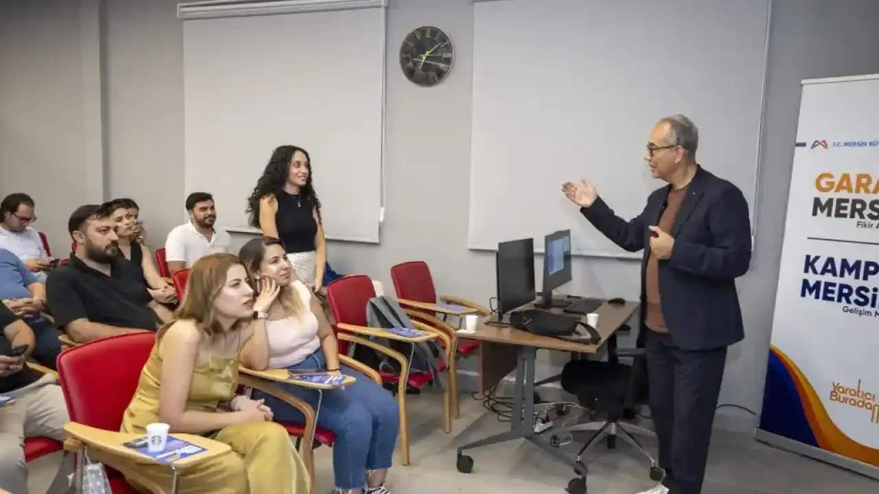 Dijital Liderlik Rüzgarı Mersin’de Gençlerle Esiyor