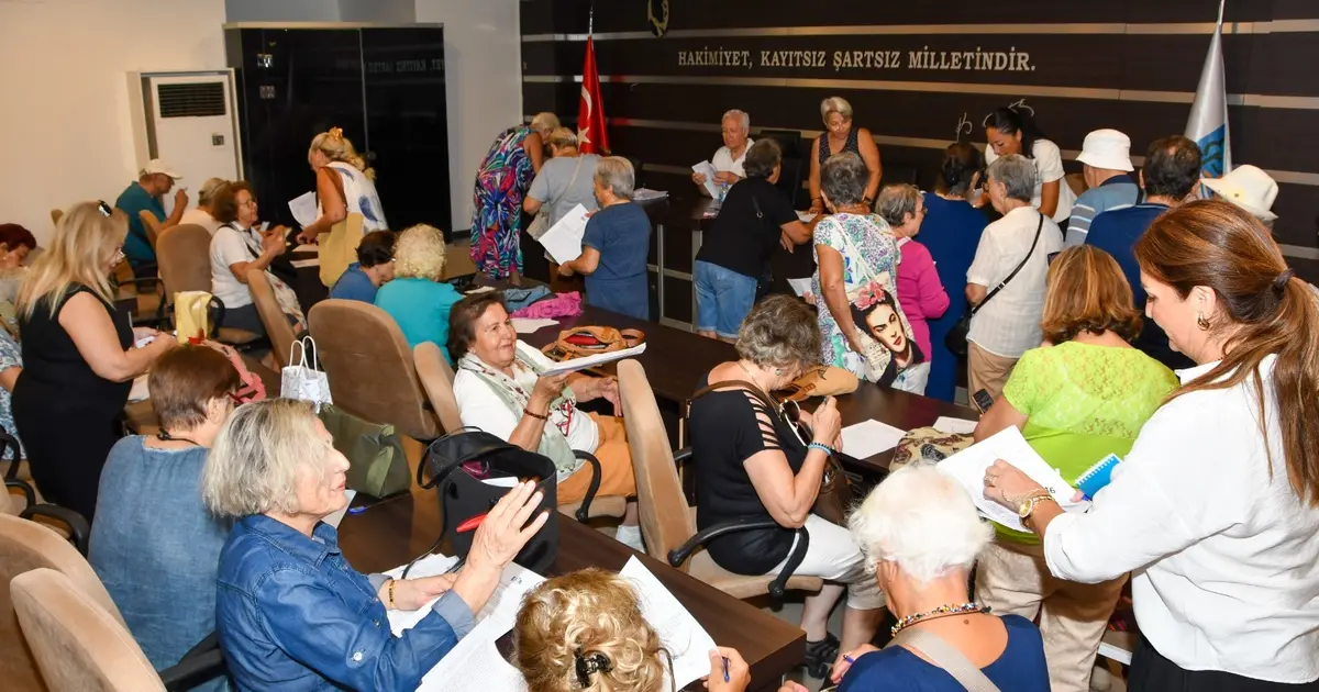 İzmir Narlıdere 3. Yaş Üniversitesi’nde eğitimler ekimde başlıyor