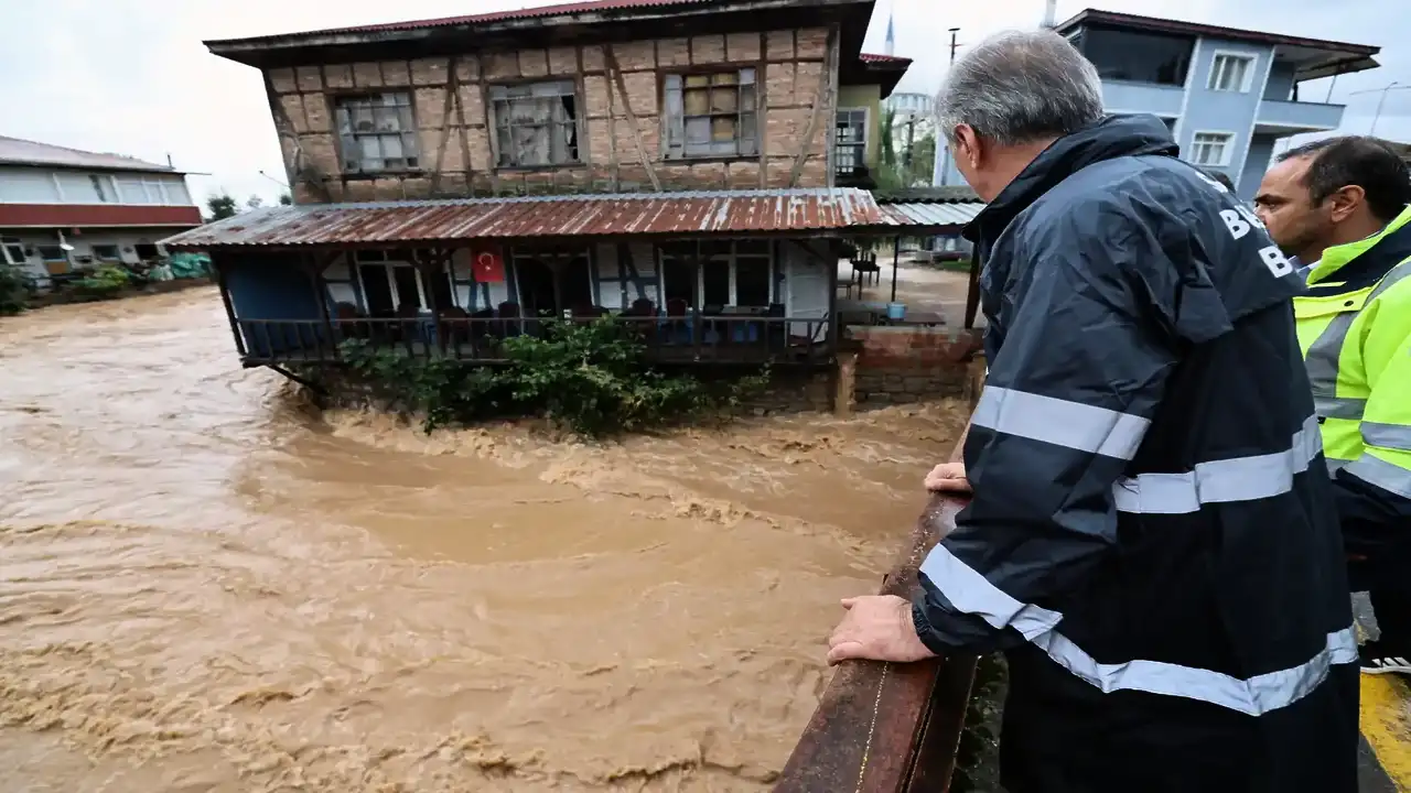 Karasu'daki sel felaketinde çalışmalar incelendi
