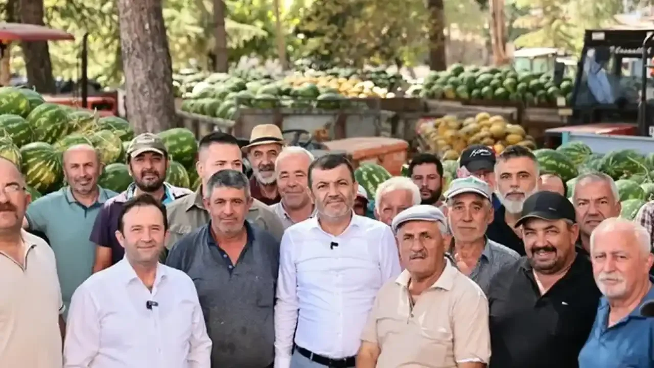 Karpuz Çiftçileri ve Belediye Sofraları Birleştiriyor
