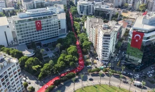 9 Eylül ruhu İzmir sokaklarında