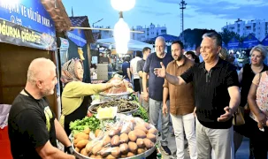 Antalya Muratpaşa'da Yöreler 'Akdeniz Gecesi' ile başladı
