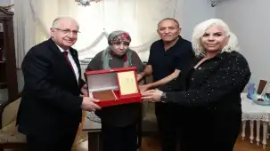 Bakan Güler şehit ailesini evinde ziyaret etti