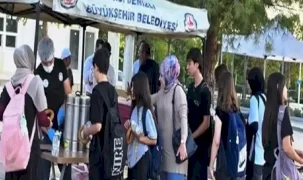 Denizli'de okul yolunda öğrencilere sıcak sürpriz