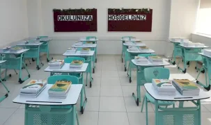 Ders kitapları dağıtılmaya başlandı