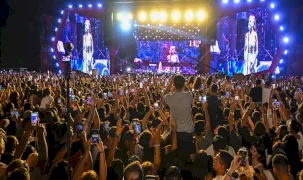 İzmir Enternasyonal Fuarı’nda Yıldız Tilbe rüzgarı esti