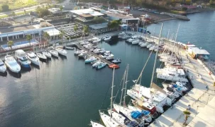 İzmir Marina’da pop klasikleri