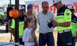 Jandarma ekipleri Sivas'ta fuarda bilgilendirdi