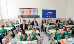 Konya'da Vali Akın ve Başkan Kılca öğrencilerle buluştu