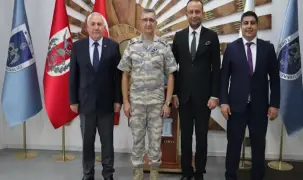Kütahya Belediye başkanlarından Tuğgeneral Baş'a ziyaret