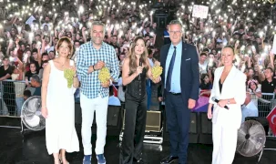 Manisa'da Alaşehir’in kurtuluşunda Merve Özbey coşkusu