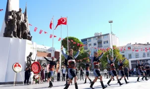 Manisa’nın kurtuluşunun 104’üncü yılı törenle kutlandı
