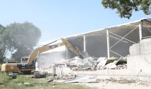 Nilüfer’de 3 kaçak yapı yıkıldı