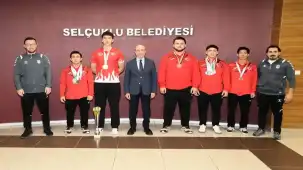Selçuklu'da milli sporculara belediyeden büyük onur