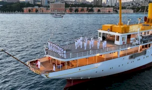 TCG Savarona Dolmabahçe açıklarında demirledi