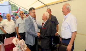 Trabzon’da Başkan Genç vatandaşlarla buluştu