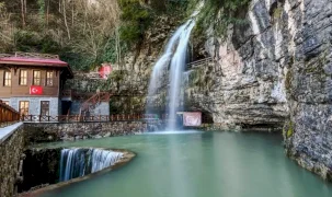 Trabzon’un turizm merkezleri ziyaretçi akınına uğruyor