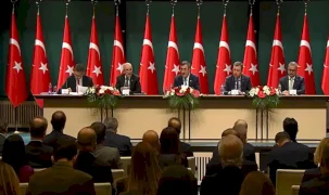 Yeni ekonomik hedefler açıklandı! Enflasyon tek haneye inecek... 2,1 milyon yeni istihdam sağlanacak