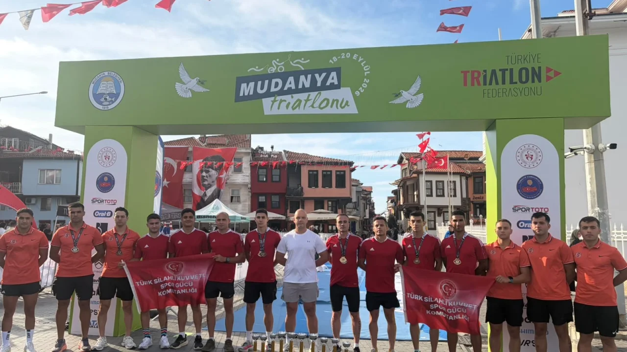 TSK Triatlon Takımı sezonu şampiyon bitirdi