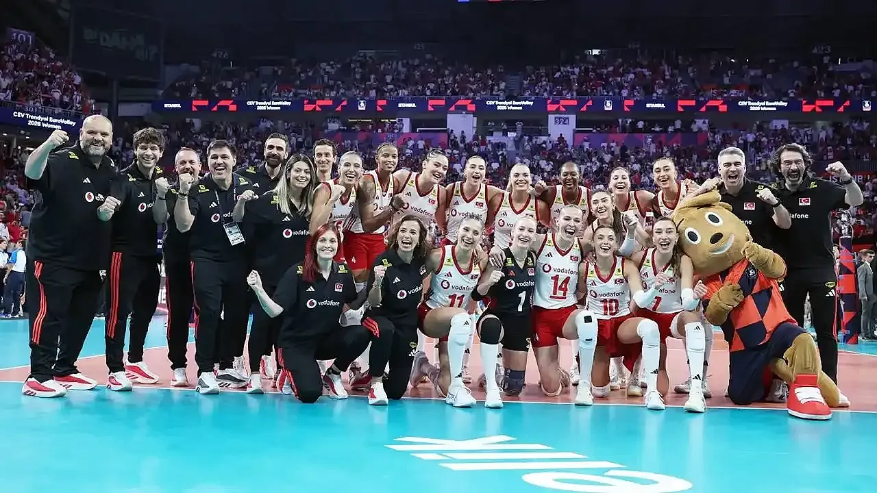 Voleybolda 'Filenin Sultanları' Avrupa Şampiyonu oldu!