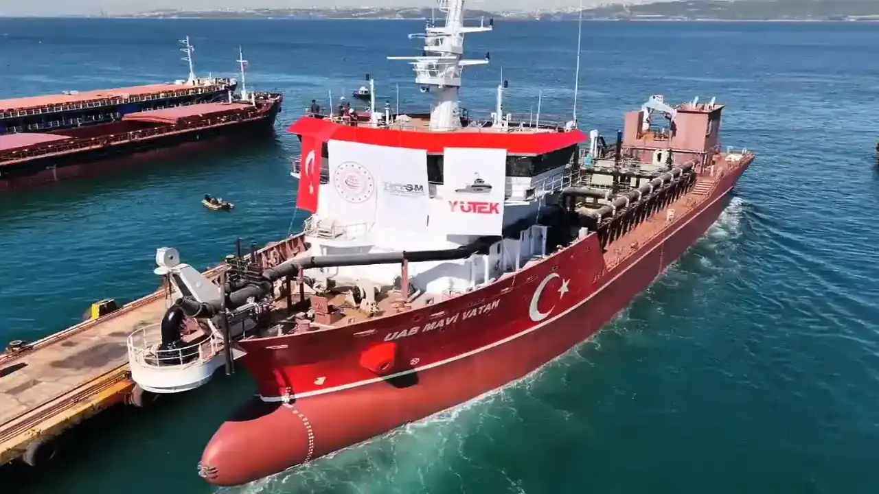 Yerli dizayn tarama gemisi UAB Mavi Vatan suya indirildi
