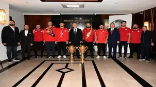 Mansur Yavaş, ASKİ Spor güreşçilerini tebrik etti: başarı dolu sezonun ardından destek sözü verdi